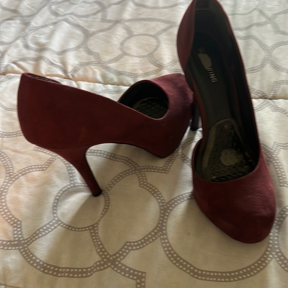 Shoes. Burgundy. Size 8 1/2